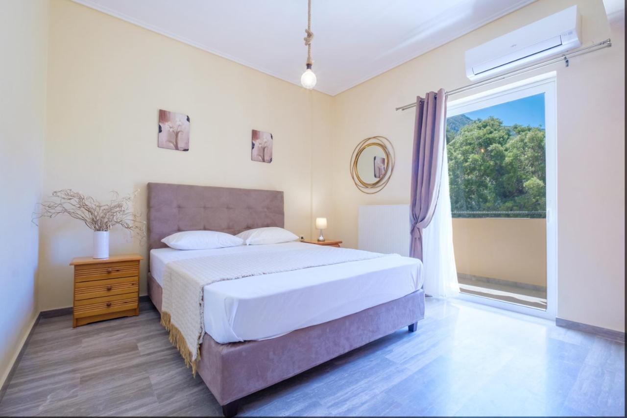 Almyros Aktis Mountain And Sea Apartment Kalamata Exterior foto